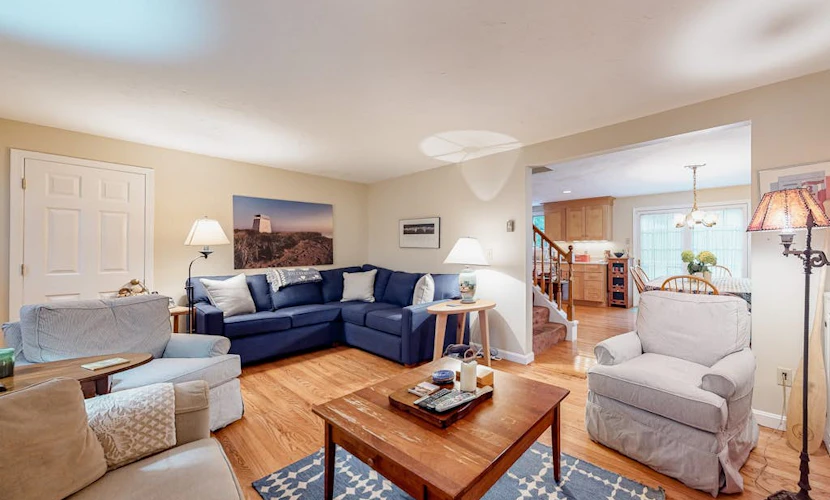 Inviting home near town and the beach with fast WiFi and private W/D