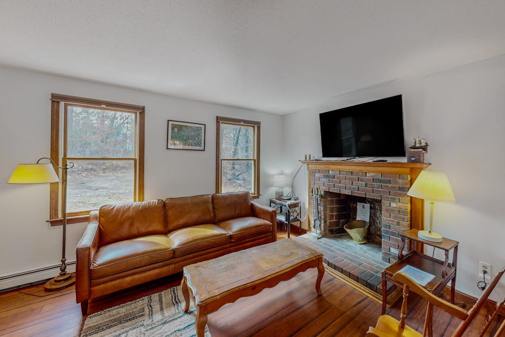 Oakwood Trail Cottage | Eastham home on Cape Cod Rail Trail with great deck