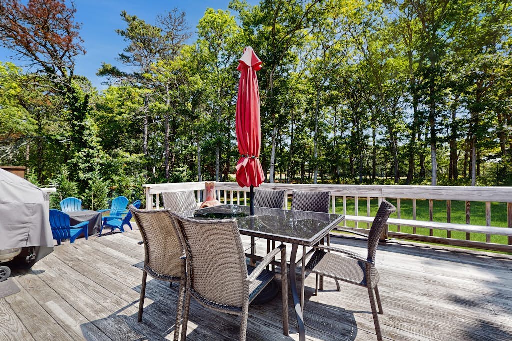 Beautiful home with entertainment - near golf courses & Pleasant Bay
