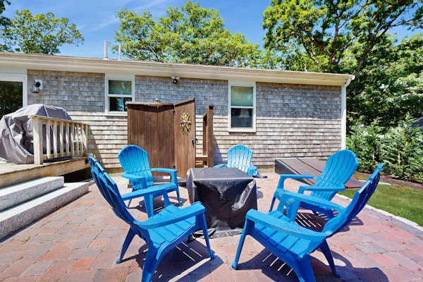 Beautiful home with entertainment - near golf courses & Pleasant Bay