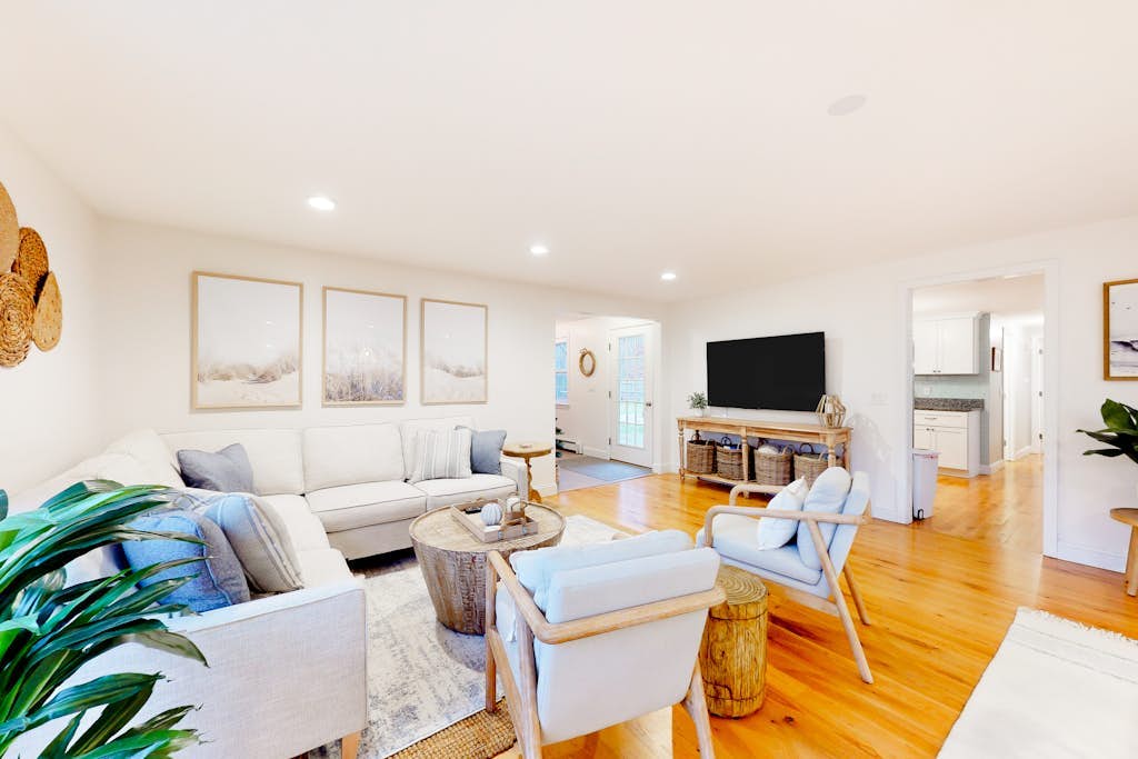 Incredibly spacious home with games, bikes, kayaks, firepit & amazing yard