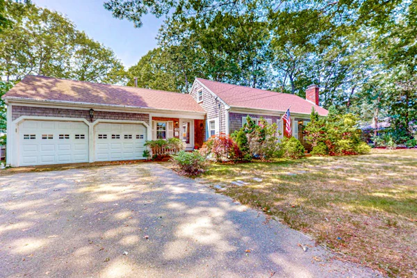 Spacious home near the beach with deck, W/D, AC, & central location