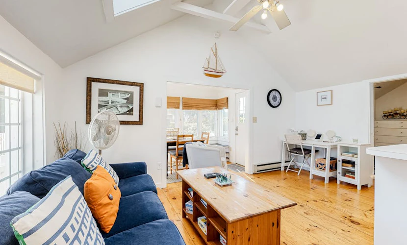Cape Cod cottage with patio - near golf, 100 yards to private Mashpee Beach