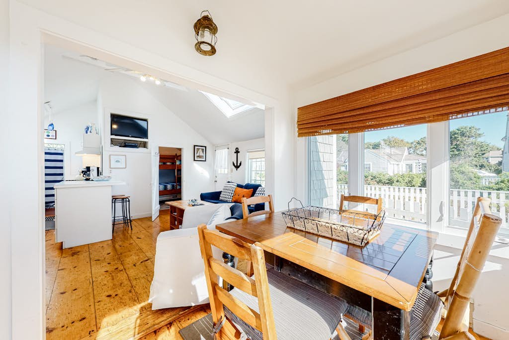 Cape Cod cottage with patio - near golf, 100 yards to private Mashpee Beach