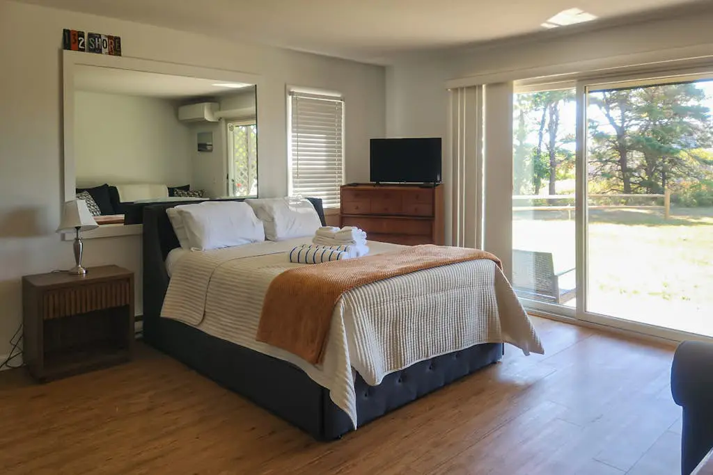 Large Studio with Patio and Pool