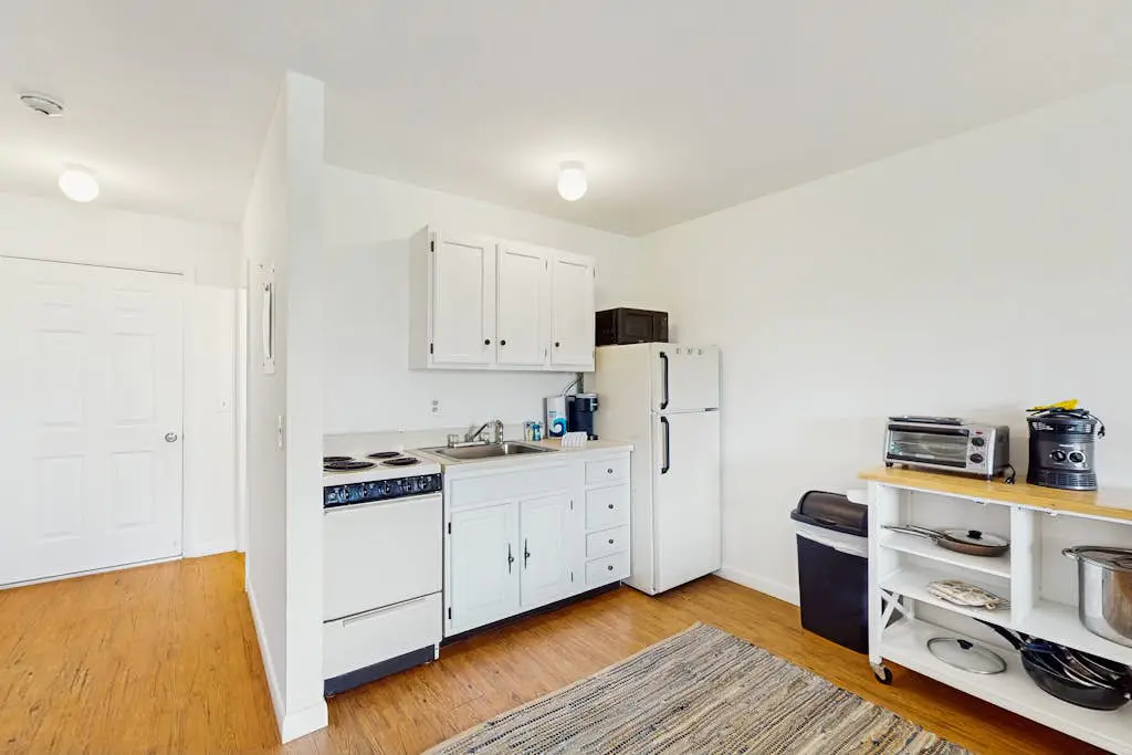 Large Studio with Patio and Pool