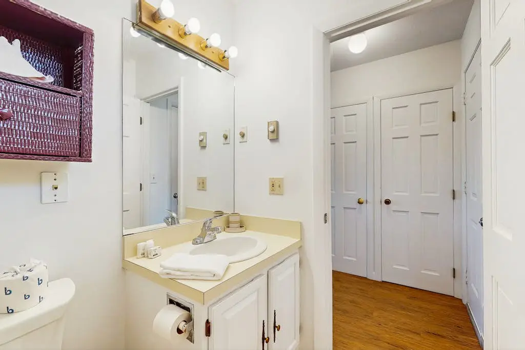 Large Studio with Patio and Pool