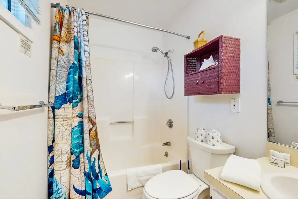 Large Studio with Patio and Pool
