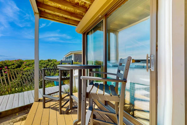 Oceanfront oasis with kitchenette, bay-view patio & AC - dog-friendly