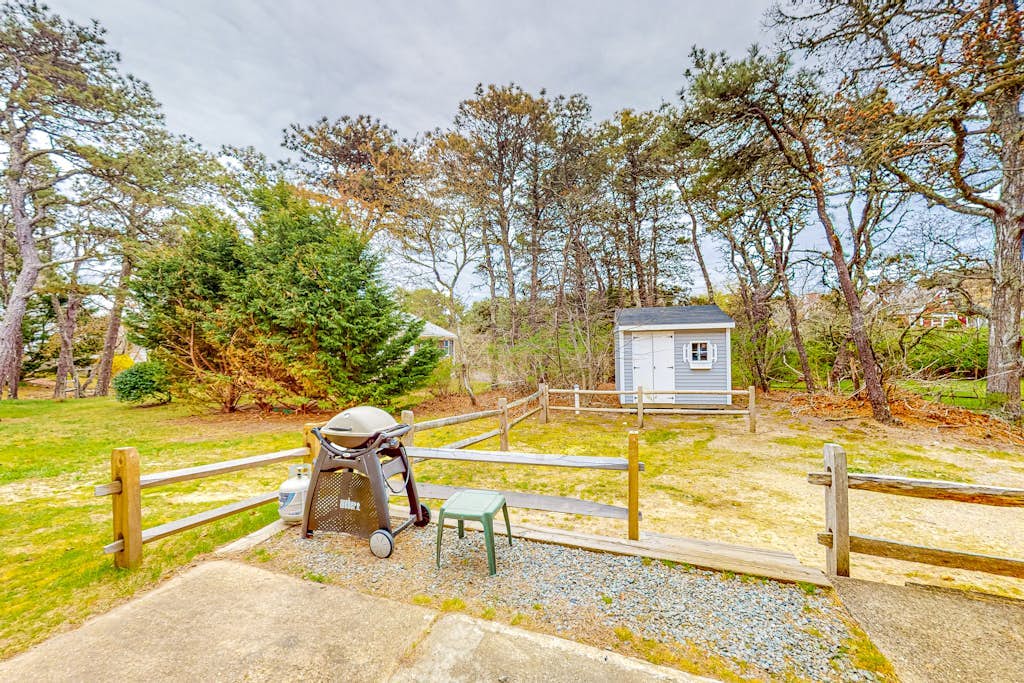 Charming home within walking distance to Nauset Beach and National Seashore