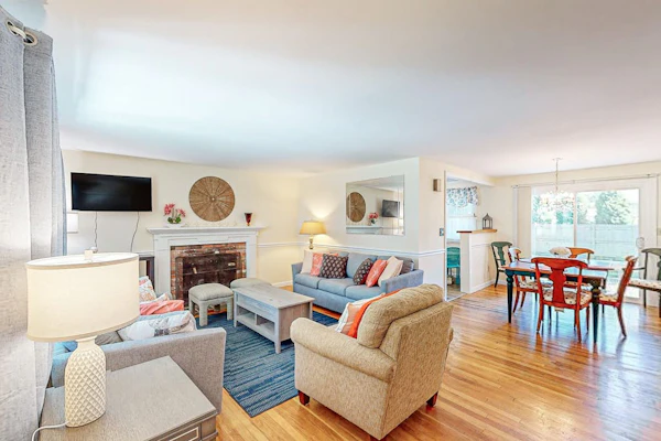 Private house close to beach & playground with grill, outdoor shower, & patio