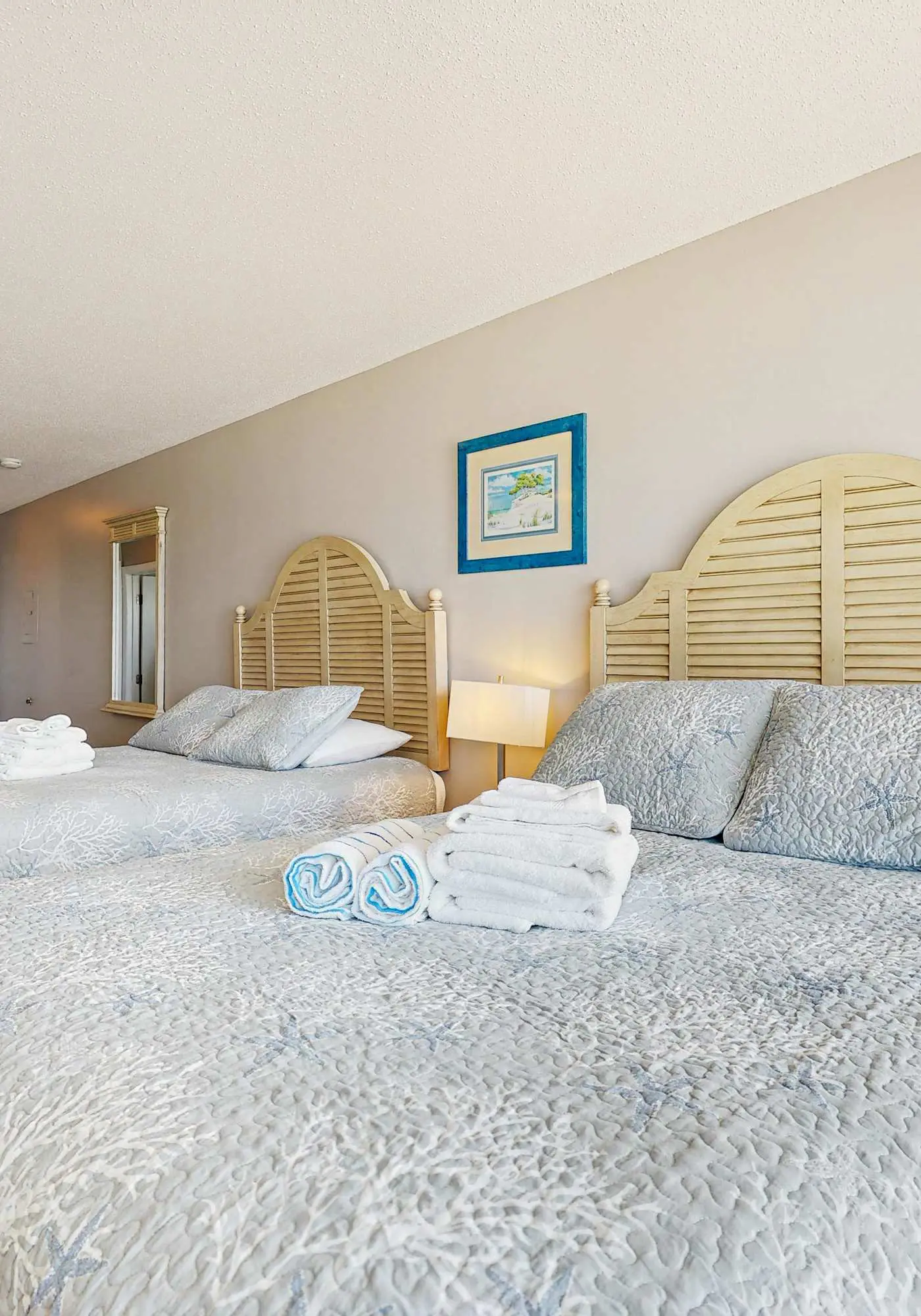 Sandbars Inn #10 - 2nd floor