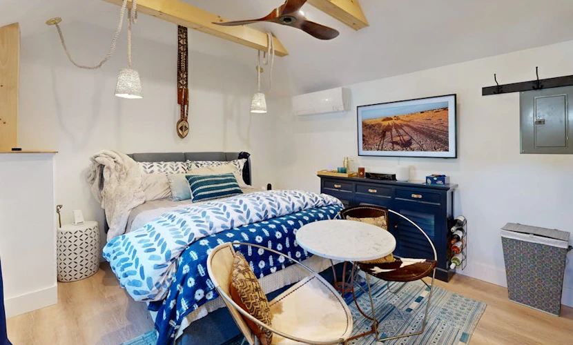 Charming studio with amazing location near town & beach