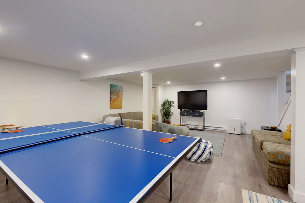 Newly remodeled home w/ new furniture, large yard & great porches