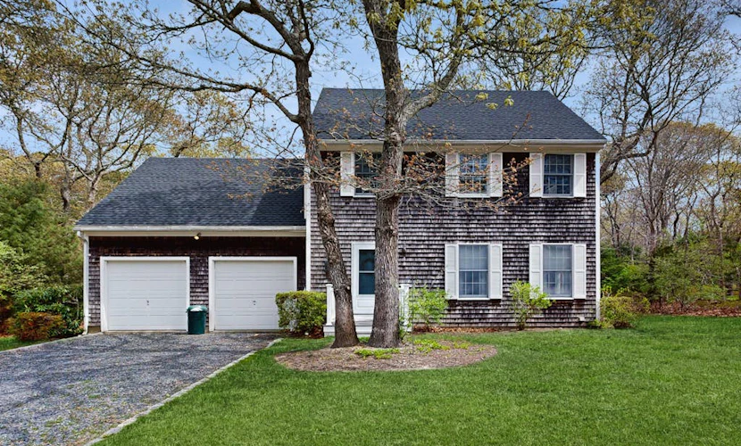 Oak Bluffs Home with Renovated Screened-in Porch - Short Drive to Beach
