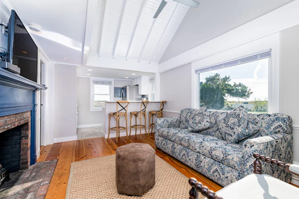 Oceanfront cottage near town with full kitchen, AC, beach access & patio