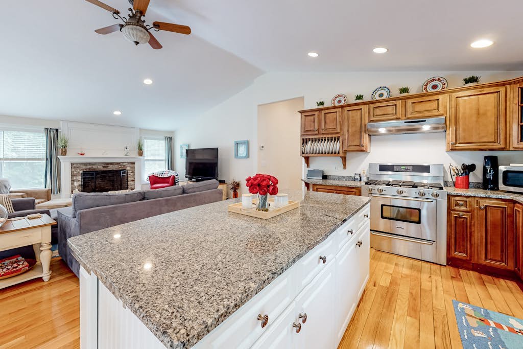 Cape escape with patio, grill, firepit, outdoor dining, W/D
