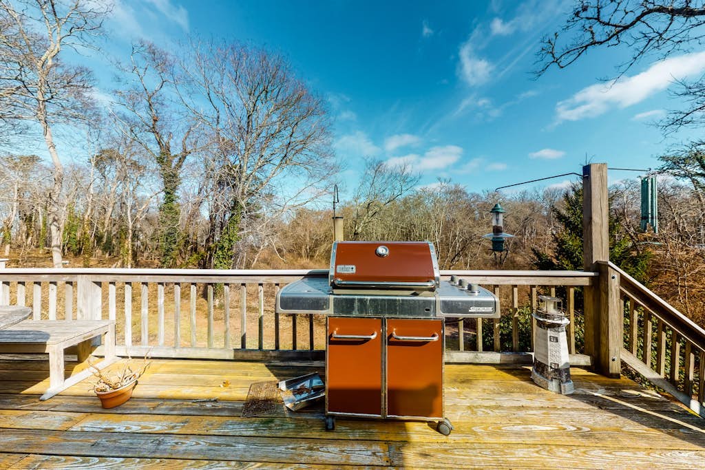 Stylish Orleans home with spacious deck - near bay & ocean beach