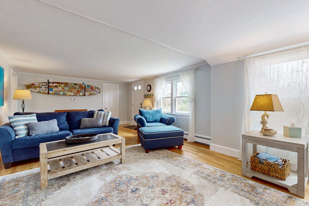 Skaket Beach escape: Corner-lot home with big yard - walk to Warm Bayside Shore