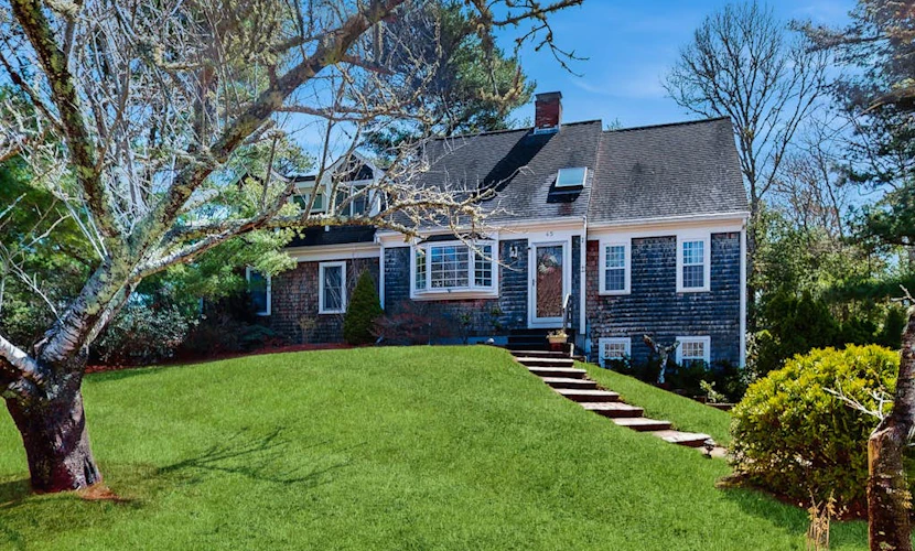 Charming home with open layout, deck, grill, AC, W/D, & yard