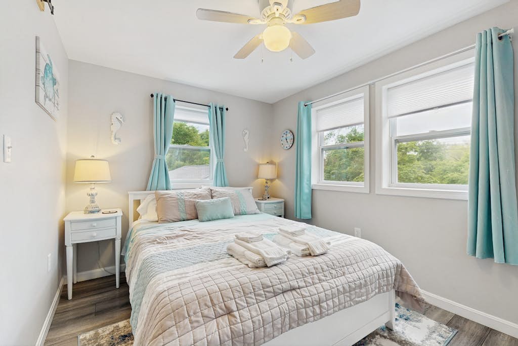 Private suite with roof deck, near golf, bus stop, shops, and trails