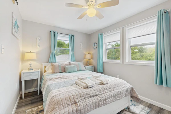 Private suite with roof deck, near golf, bus stop, shops, and trails