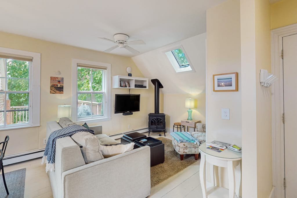 Charming apartment in the heart of town with quick WiFi