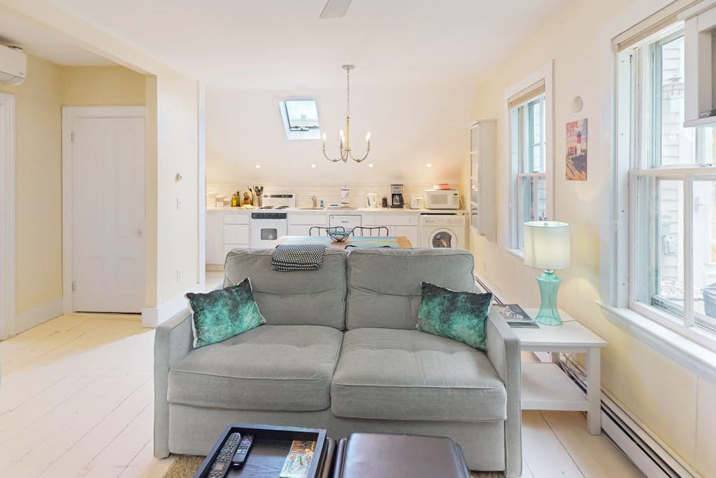 Charming apartment in the heart of town with quick WiFi