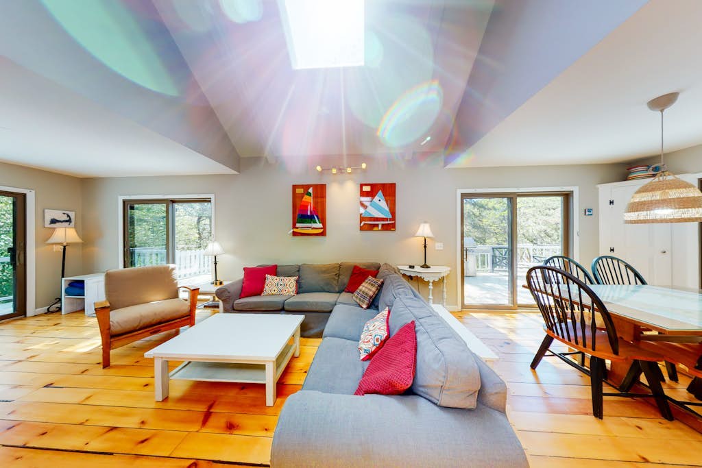 Family-friendly home in the trees w/ wraparound deck - near beaches