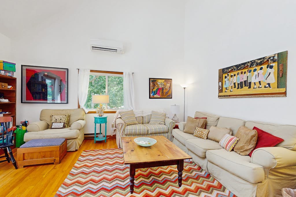 Serene private home w/ large deck & yard on conservation land