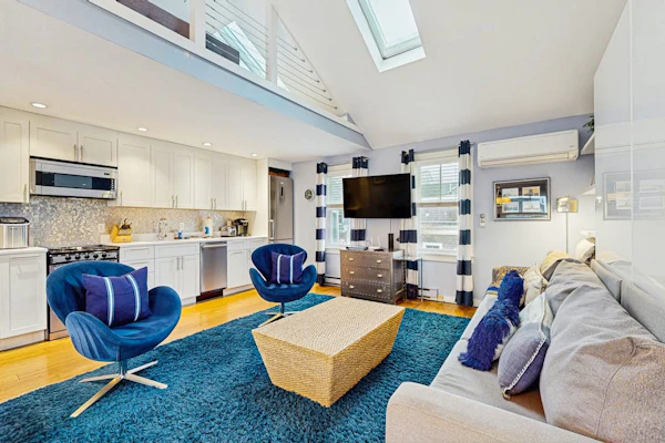 Gorgeous waterfront studio w/ beach access sitting on downtown Commercial Street