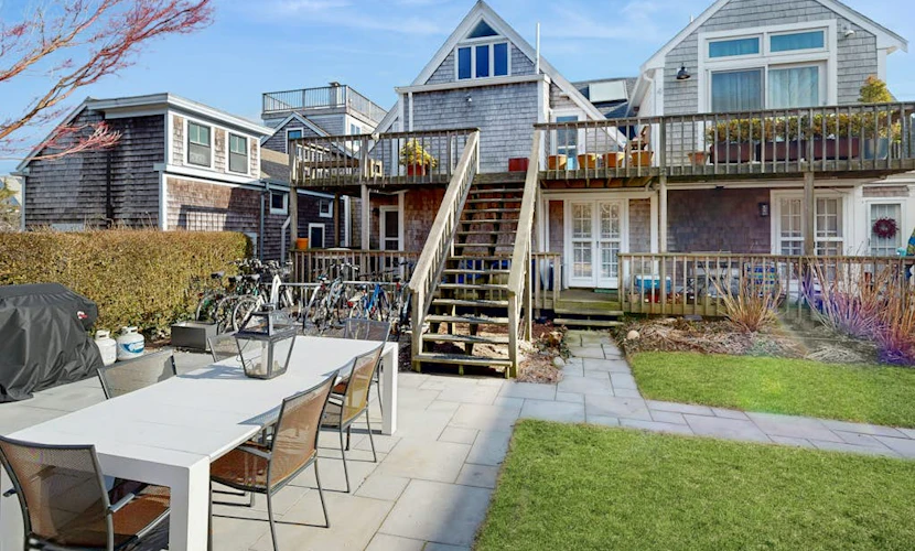 Cozy condo in great location with deck, board games, & AC