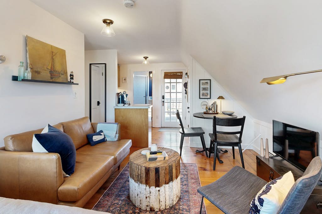 Cozy condo in great location with deck, board games, & AC