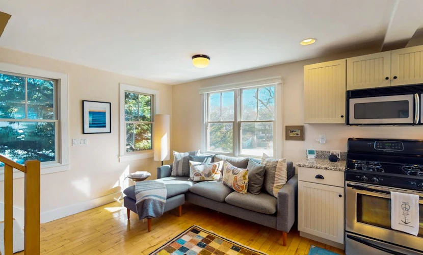 Charming condo with parking, washer/dryer, AC, and deck