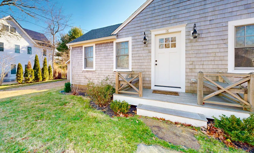 Cottage w/ water views from front yard, central ac & fireplace