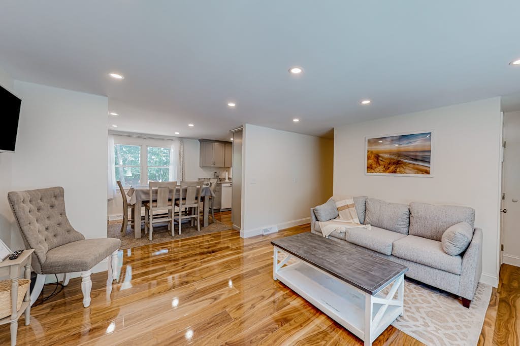 Thayer Thicket | Newly renovated house in South Dennis with great location
