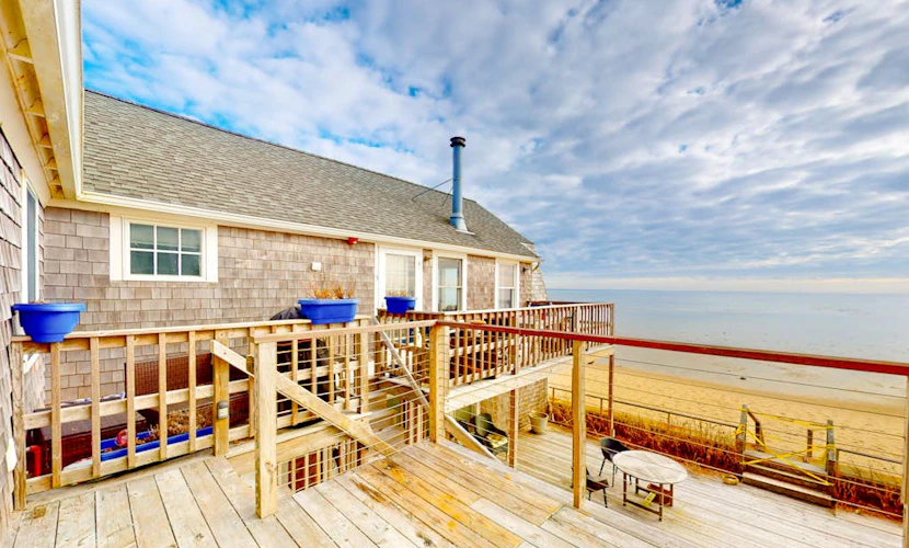 Renovated beachfront condo on Cape Cod Bay with deck & gorgeous views