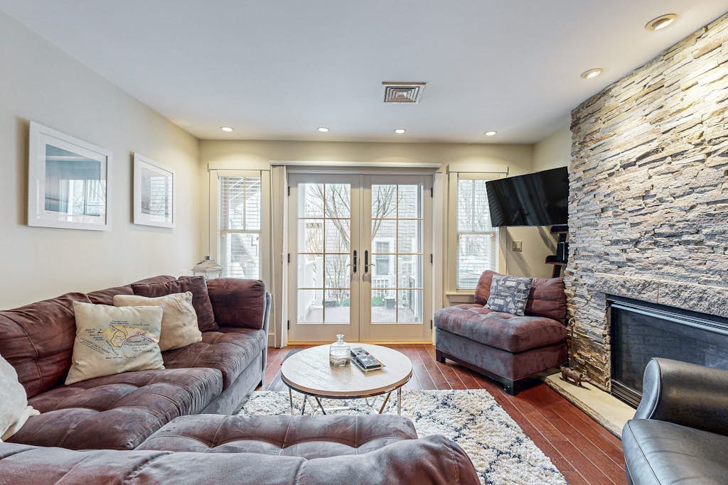 Modern west end condo close to beach with deck, W/D, parking, & AC
