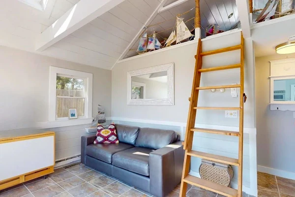Quiet cottage on the beach with deck, grill, AC, & water views