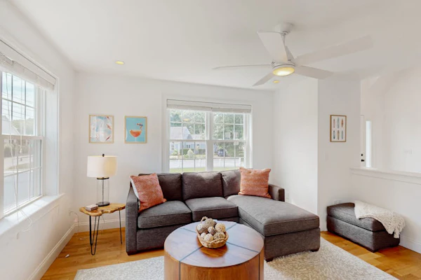 Family beach home, large fenced yard, dog-friendly, screened gazebo, & AC