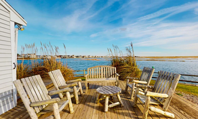 Stunning waterfront home with furnished deck, dock & majestic views - dogs OK