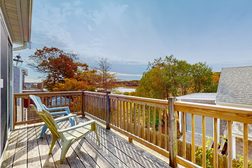 Seabreeze Village Retreat by Pond | Walk to Sound & Trotting Park Beach