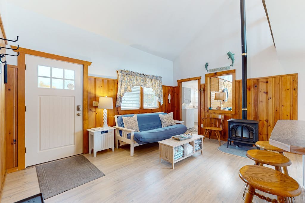 Seabreeze Village Retreat by Pond | Walk to Sound & Trotting Park Beach