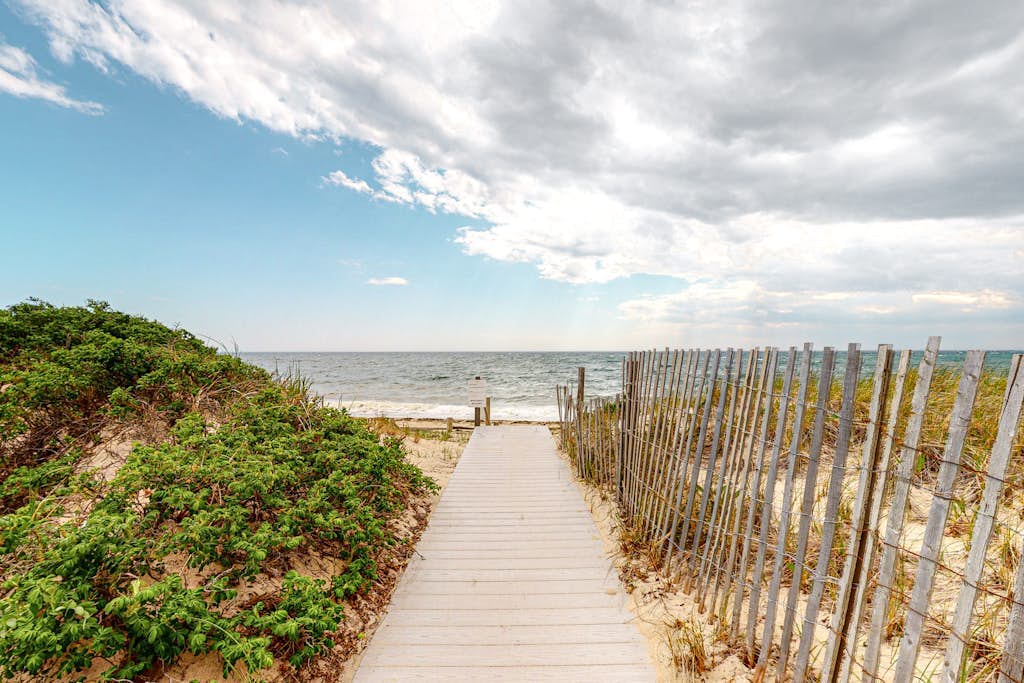 Seaside studio with amazing water views & private beach access across the street