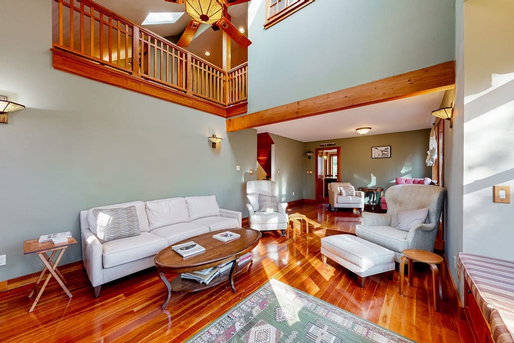 Spacious home near the ferry & downtown with enclosed yard, games, & W/D
