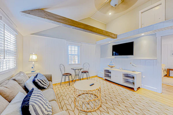 Duplex bungalows with fast WiFi, enclosed yard, & walkable locale, dog-friendly
