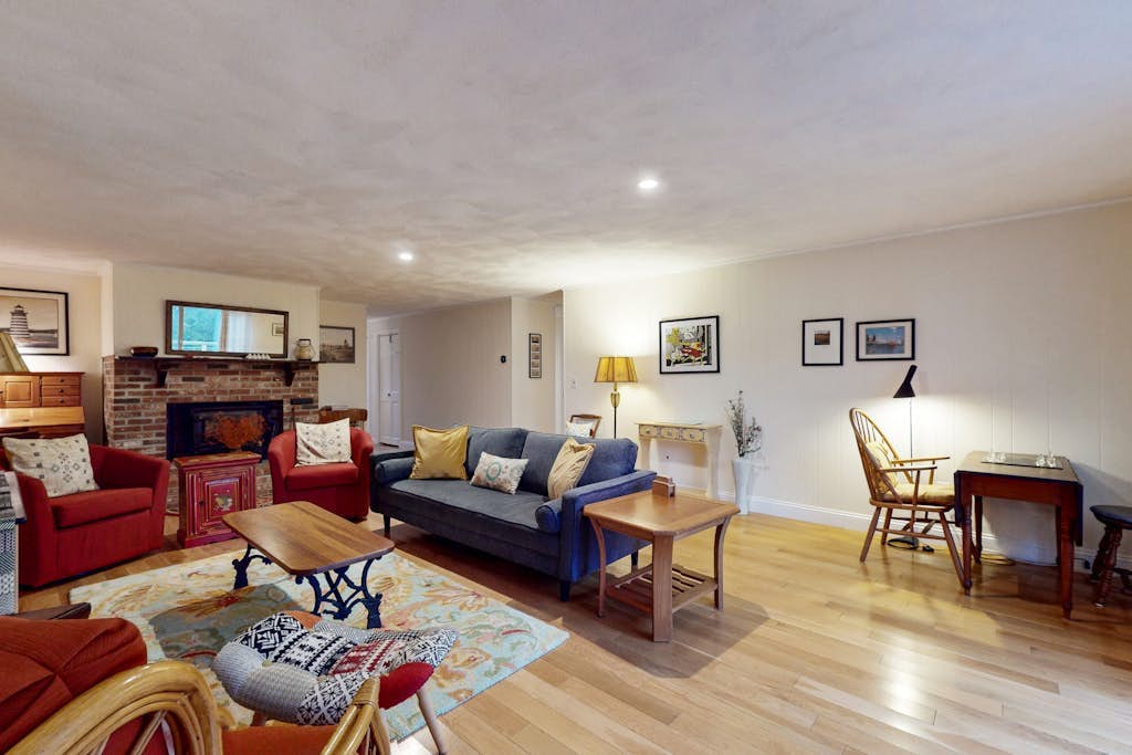 Tall Pines | House in Wellfleet