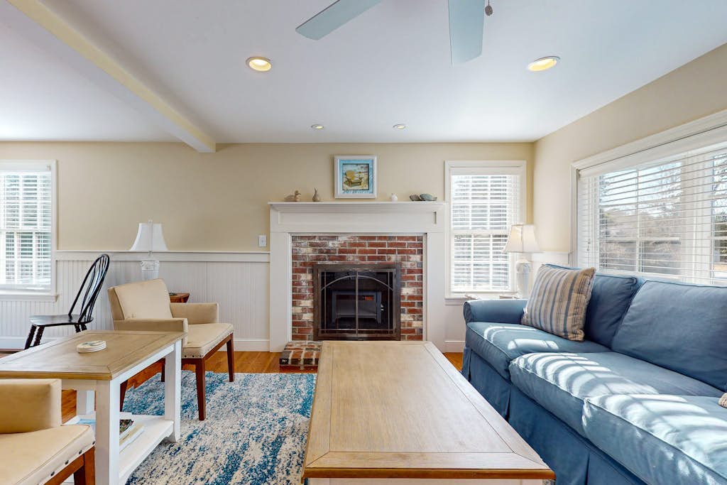 Classic home with deck, patio & yard - walk to Cockle Cove & Forest Beaches