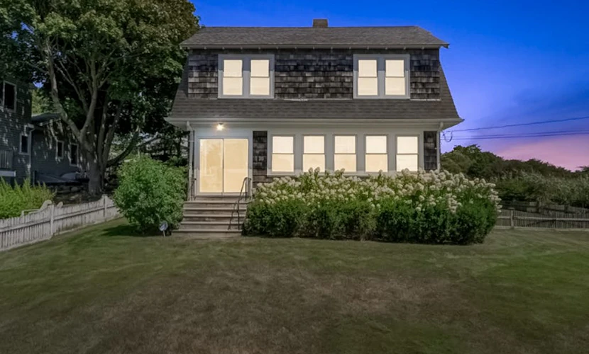 Coastal bay view home with patio, W/D, AC, & amazing location
