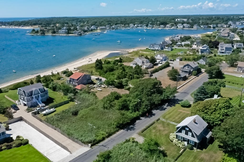 Coastal bay view home with patio, W/D, AC, & amazing location